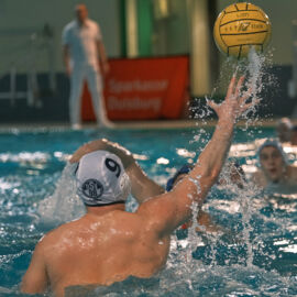 Hohes Anspiel DSV 98 gegen SV Weiden Wasserball DWL Herren