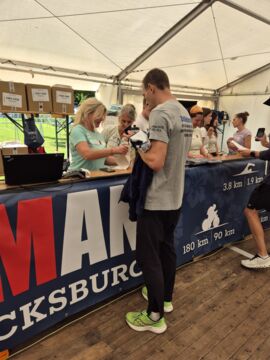 Registrierungsunterlagen abholen...BIB21