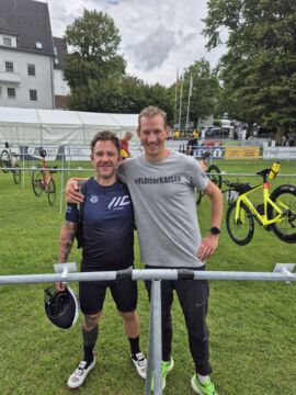 Steven Kollmorgen & Florian Kaiser beim CheckIn zum Ostseeman2025